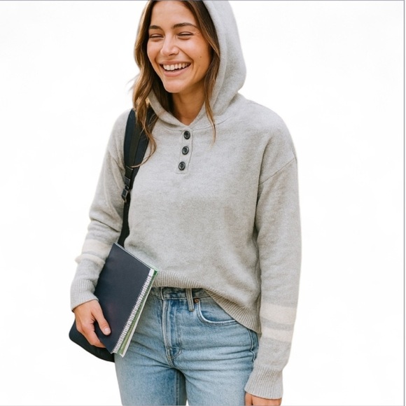 American Eagle Outfitters Sweaters - American Eagle Outfitters Pullover Knitted Sweater Gray White size XSmall